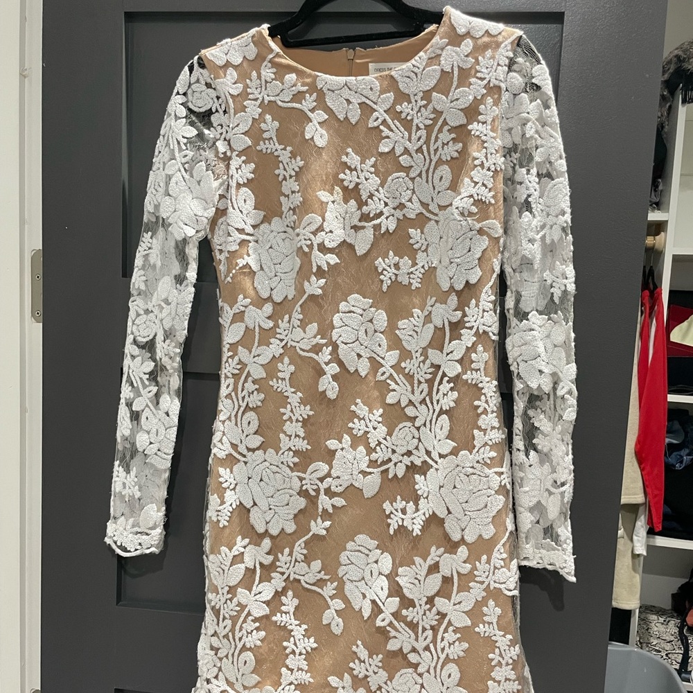 Dress the population with white floral applications